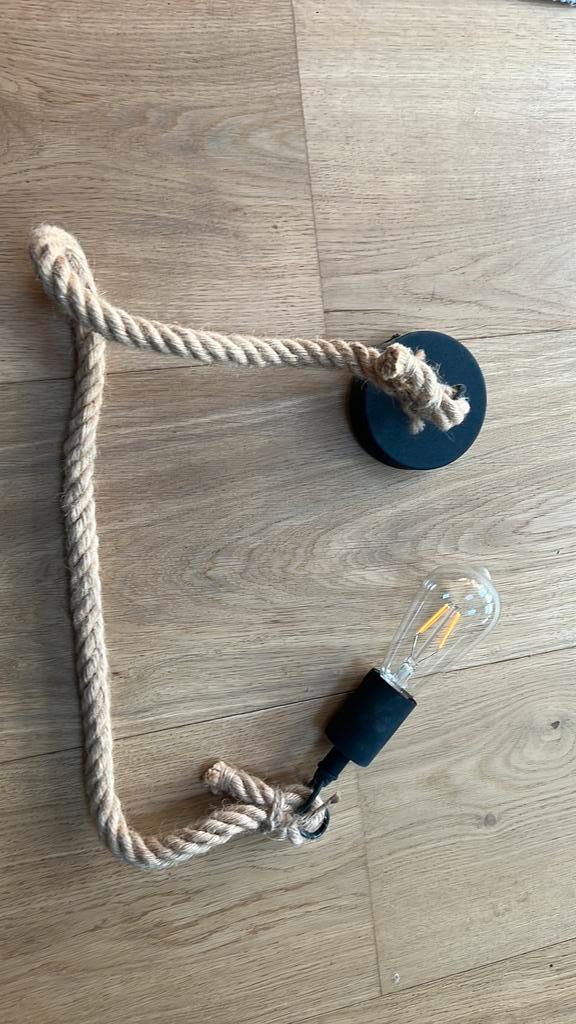 Leuke lamp aan touw, Huis en Inrichting, Lampen | Hanglampen, Gebruikt, Minder dan 50 cm, Ophalen of Verzenden