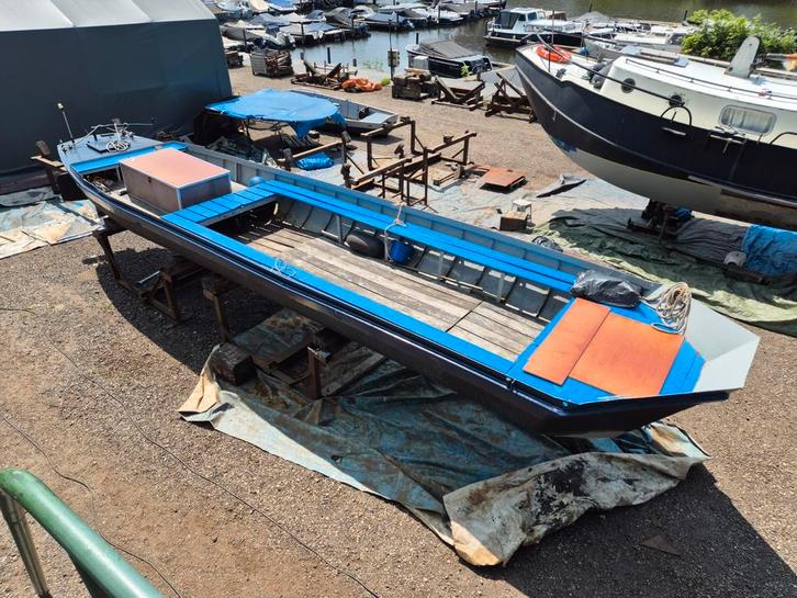 Grote open platbodem met Volvo 2003 dieselmotor, Watersport en Boten, Sloepen, Gebruikt, 10 tot 30 pk, 6 meter of meer, Binnenboordmotor