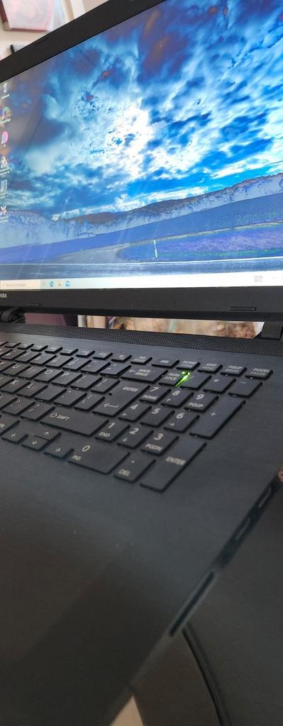 Toshiba Laptop - voor onderdelen, Computers en Software, Overige Computers en Software, Gebruikt, Ophalen of Verzenden