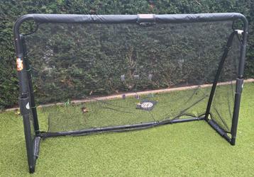 Voetbalgoal  beschikbaar voor biedingen
