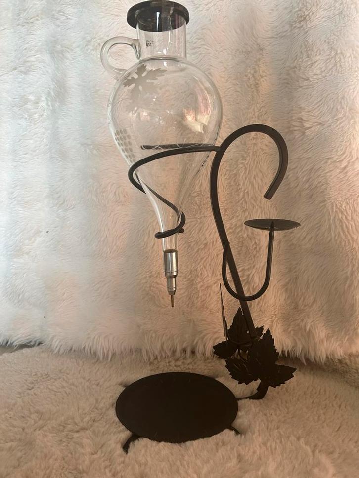 Vintage Wijn Decanteerder met Metalen Standaard, Huis en Inrichting, Woonaccessoires | Wijnrekken, Gebruikt, Minder dan 50 cm