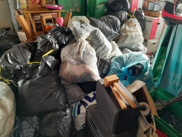 100 zaken uit kleding bak, niet uitgezocht beschikbaar voor biedingen