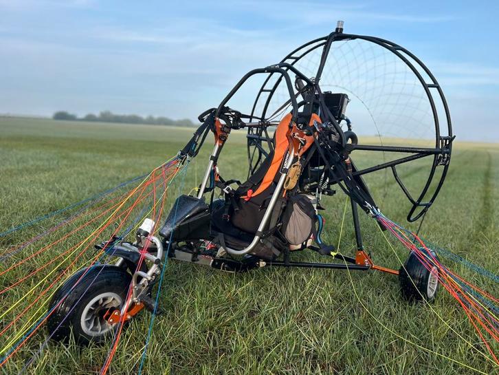 Fly products vertigo paramotor trike nieuwe polini thor 202, Sport en Fitness, Zweefvliegen en Paragliding, Zo goed als nieuw