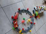 plastic treinrails met 3 wagons, blokjes, en set auto's Abri, Gebruikt, Ophalen of Verzenden