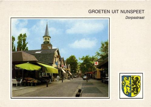 Groeten uit Nunspeet, Dorpsstraat - wapen - 1987 gelopen, Verzamelen, Ansichtkaarten | Nederland, Gelopen, Gelderland, 1980 tot heden