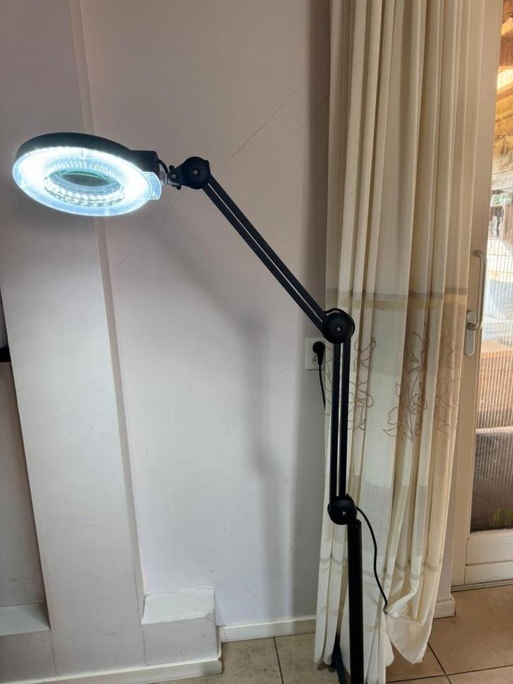 Loep Lamp - Ideaal voor precisiewerk!, Hobby en Vrije tijd, Vergrootglazen, Loepen en Loeplampen, Gebruikt, Ophalen