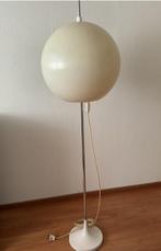 space age vloerlamp, Ophalen