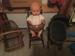 pop in stoeltje, Verzamelen, Poppen, Ophalen of Verzenden, Gebruikt, Pop