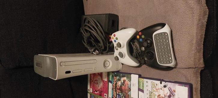 Xbox 360,16 spellen, 2 controllers en kinect.., Spelcomputers en Games, Spelcomputers | Xbox 360, Gebruikt, 60 GB, 360 Pro of Premium
