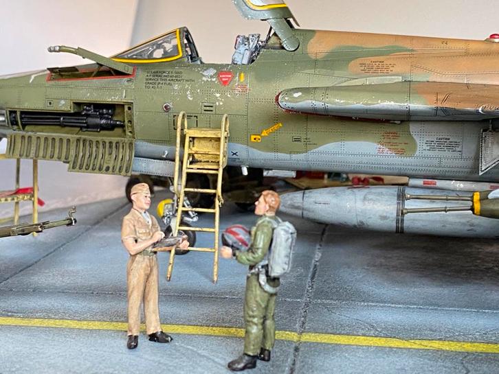 Diorama F-105D Thunderchief 1/48, Hobby en Vrije tijd, Modelbouw | Figuren en Diorama's, Diorama, 1:35 tot 1:50, Ophalen