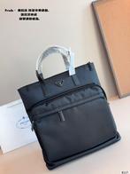 Prada, Ophalen of Verzenden, Nieuw, Zwart, Prada