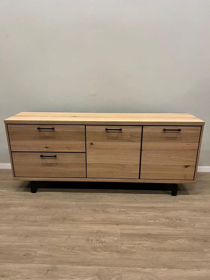 Henders en Hazel Ridgefield dressoir 190cm nu voor €799,-, Huis en Inrichting, Lampen | Vloerlampen, Nieuw, Minder dan 100 cm