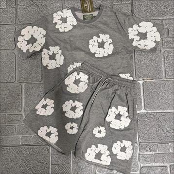 denim tears | diverse kleuren  beschikbaar voor biedingen