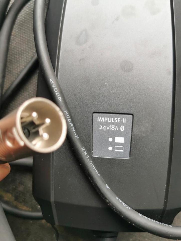 Nieuwe scootmobiel oplader 24v/ 8a, Diversen, Verpleegmiddelen, Nieuw, Ophalen of Verzenden