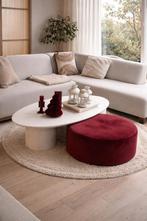 Trendy ronde poef in bourgogne rood/bordeauxrode tint, Ophalen, ', Nieuw, Japandi, hotel chique of warm modern interieur.