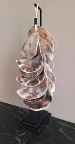 Mooie parelmoer taupe paarse schelpenketting op voet, Nieuw, Ophalen of Verzenden, X, X