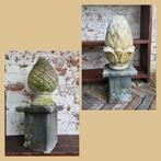 2 brocante stenen dennenappels/tuinornament/allegonda, Ophalen of Verzenden