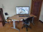 Handmatig verstelbaar bureau, Ophalen, In hoogte verstelbaar, Zo goed als nieuw, Bureau