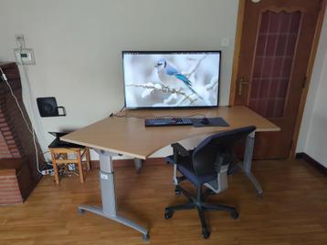 Handmatig verstelbaar bureau beschikbaar voor biedingen