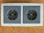 Wandcontactdozen tweevoudig en schakelaar aluminium-antaciet, Ophalen of Verzenden, Gebruikt, Stopcontact