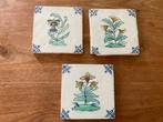 3 oude antieke  polychrome bloemen  tegeltjes  zie foto, Ophalen of Verzenden