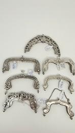 7 antiek Hollandse tassenbeugels, de kleinste met ketting., Antiek en Kunst, Antiek | Goud en Zilver, Verzenden, Zilver