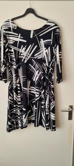 Zwarte Magna Jurk met Print - Maat 48, Kleding | Dames, Jurken, Zwart, Maat 46/48 (XL) of groter, Ophalen of Verzenden, Boven de knie