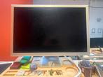 Apple Cinema Display 32inch  - klein defect, Computers en Software, Monitoren, Ophalen, Gebruikt, Hoofdtelefoonaansluiting, Overige resoluties