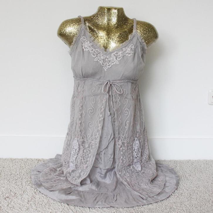 Schitterend Cream Jurkje - 92 (Maat 38) € 35,-, Kleding | Dames, Jurken, Zo goed als nieuw, Maat 38/40 (M), Overige kleuren, Boven de knie