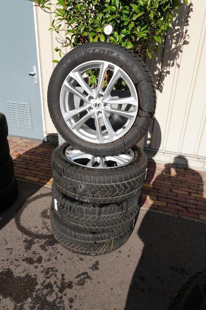 Winterbanden Hyundai Santa Fe, Auto-onderdelen, Banden en Velgen, Banden en Velgen, Winterbanden, 19 inch, 235 mm, Terreinwagen