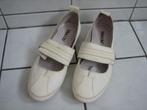 Leuke damesschoenen MOCCIO maat 38, Kleding | Dames, Schoenen, Verzenden, Beige, Ballerina's, Zo goed als nieuw