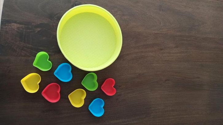 Siliconen bakvormen, Hobby en Vrije tijd, Taarten en Cupcakes maken, Zo goed als nieuw, Bakvorm, Taarten of Cupcakes, Ophalen