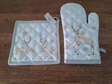 Ovenhandschoen en pannenlap  beschikbaar voor biedingen