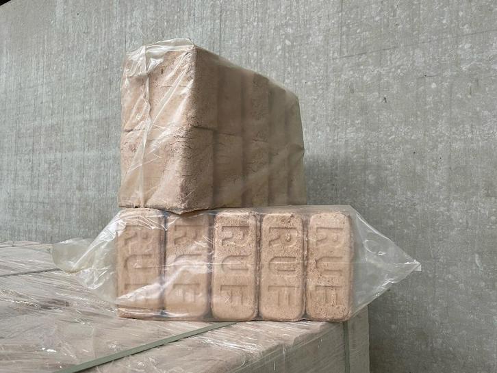 ruf briketten mix eik/beuk, Tuin en Terras, Haardhout, Blokken, Overige houtsoorten, Minder dan 3 m³, Ophalen