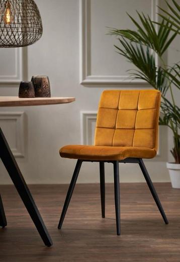 2x oaker eettafel stoelen of leuke bijzet stoelen  beschikbaar voor biedingen