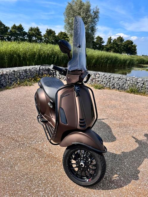 Vespa sprint euro 5 Iget (2021), Fietsen en Brommers, Scooters | Vespa, Zo goed als nieuw, Vespa S, Benzine, Ophalen