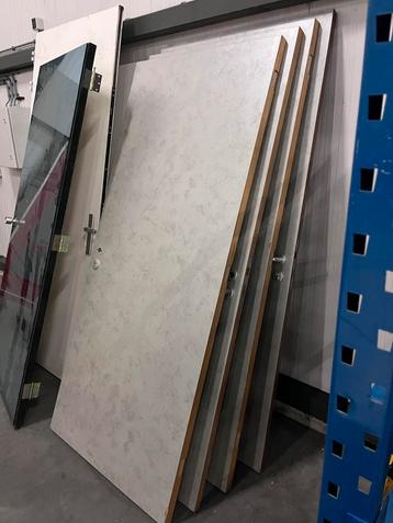 Partij Gebruikte Deuren - Meppel beschikbaar voor biedingen