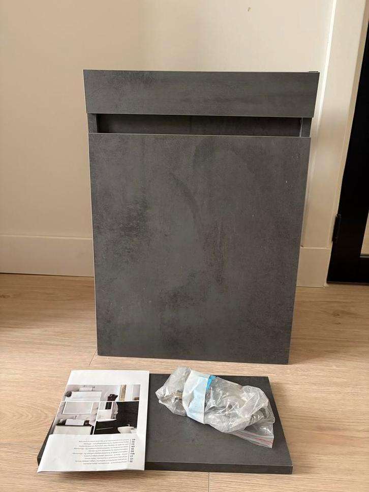 Fonteinmeubel Maxim Qube - Beton Antraciet, Huis en Inrichting, Tafels | Bijzettafels, Zo goed als nieuw, Rechthoekig, 45 tot 60 cm
