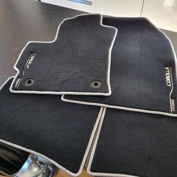 Toyota Corolla Hybrid matten origineel beschikbaar voor biedingen