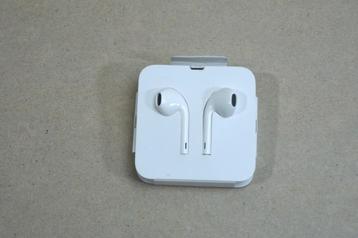 AppleEarPods met Lightning-aansluiting beschikbaar voor biedingen
