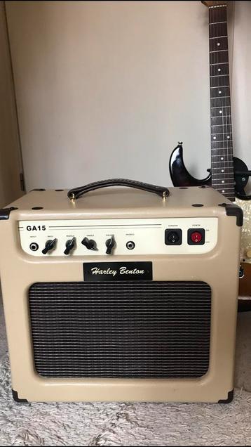 Buizenversterker 15 watt voor gitaar met  Celestion speaker  beschikbaar voor biedingen