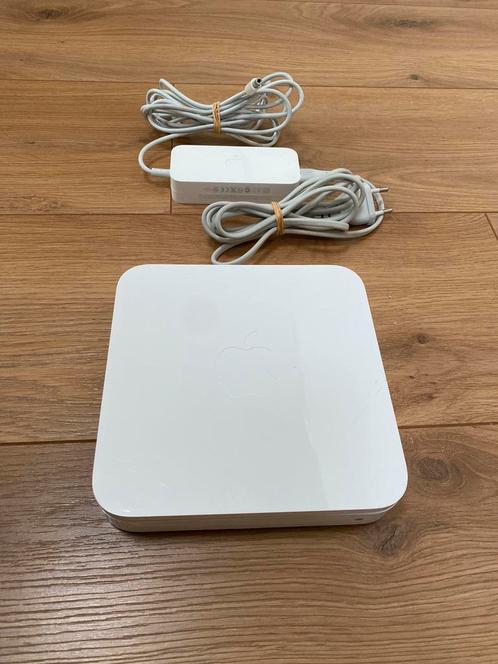 Apple AirPort Extreme 4th 802.11n Base Station + Apple AC, Computers en Software, Routers en Modems, Gebruikt, Router, Ophalen of Verzenden