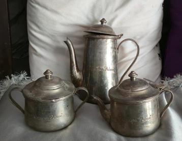 Thee/ koffiekan Kensington Palace beschikbaar voor biedingen