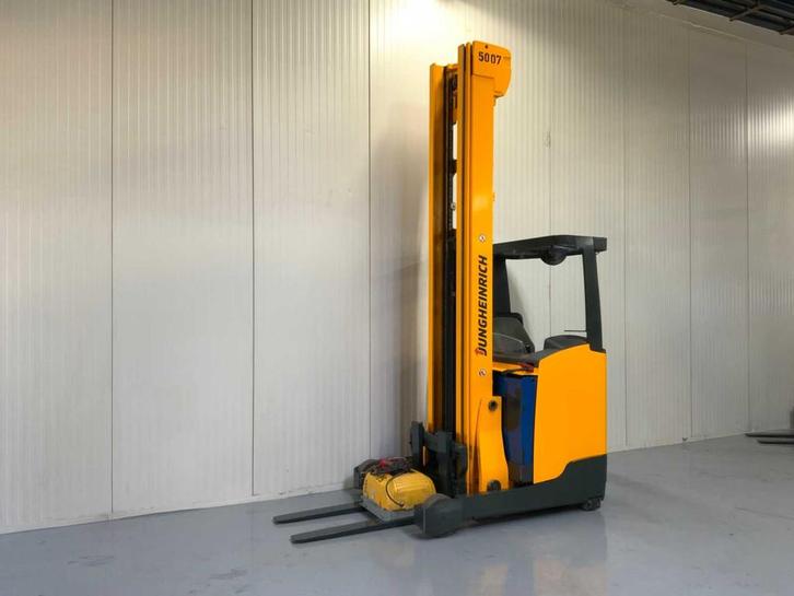 Jungheinrich ETV 216 Reach truck, Zakelijke goederen, Machines en Bouw | Heftrucks en Intern transport, Reachtruck, Overige aandrijving