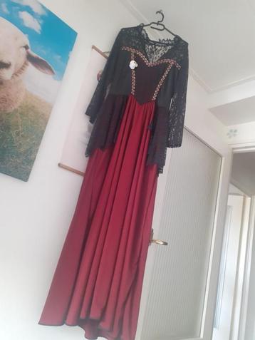 Gothic jurk beschikbaar voor biedingen