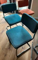 2 blauwe vintage buisstoelen met ribfluwelen zitting, Huis en Inrichting, Ophalen, Gebruikt, Overige kleuren, Vier