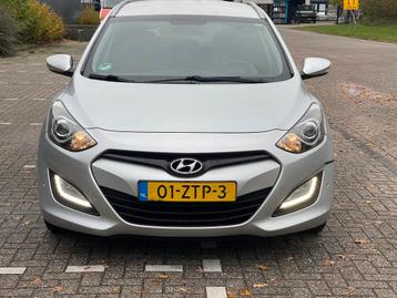 Hyundai i30 1.6 Crdi LP Crosswagon 2013 Grijs beschikbaar voor biedingen