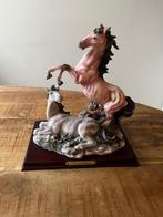 Kusthars scuulptuur beeld met paarden, Verzamelen, Beelden en Beeldjes, Verzenden, Zo goed als nieuw, Dier