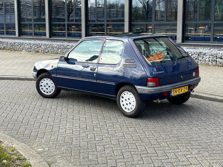 Peugeot 205 1.4 Generation 1998 Blauw APK tot 20-11-2025, Auto's, Peugeot, Particulier, ABS, Airbags, Bluetooth, Mistlampen, Open dak