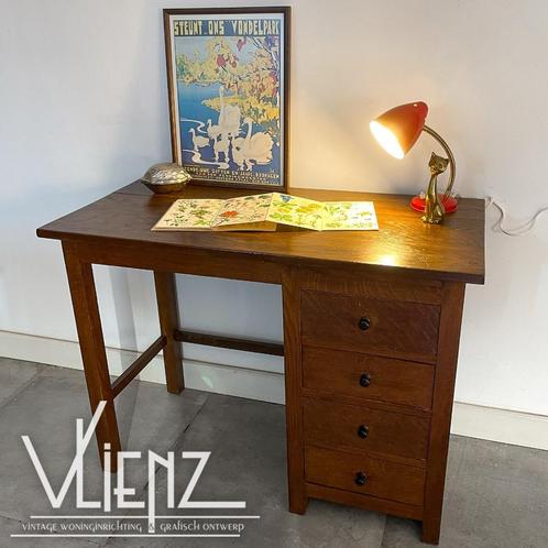 Vintage, brocante houten bureau met lades, Huis en Inrichting, Bureaus, Gebruikt, Bureau, Ophalen